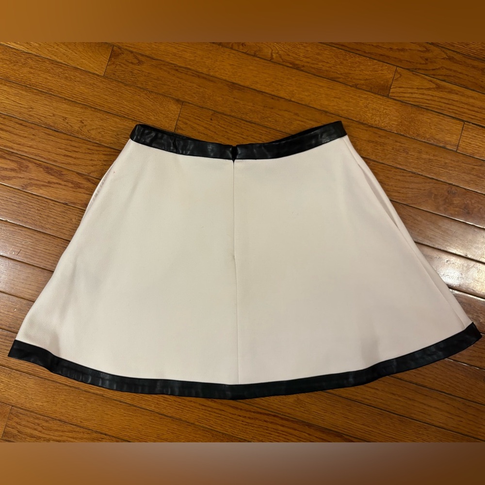 Beautiful leather trimmed full skirt